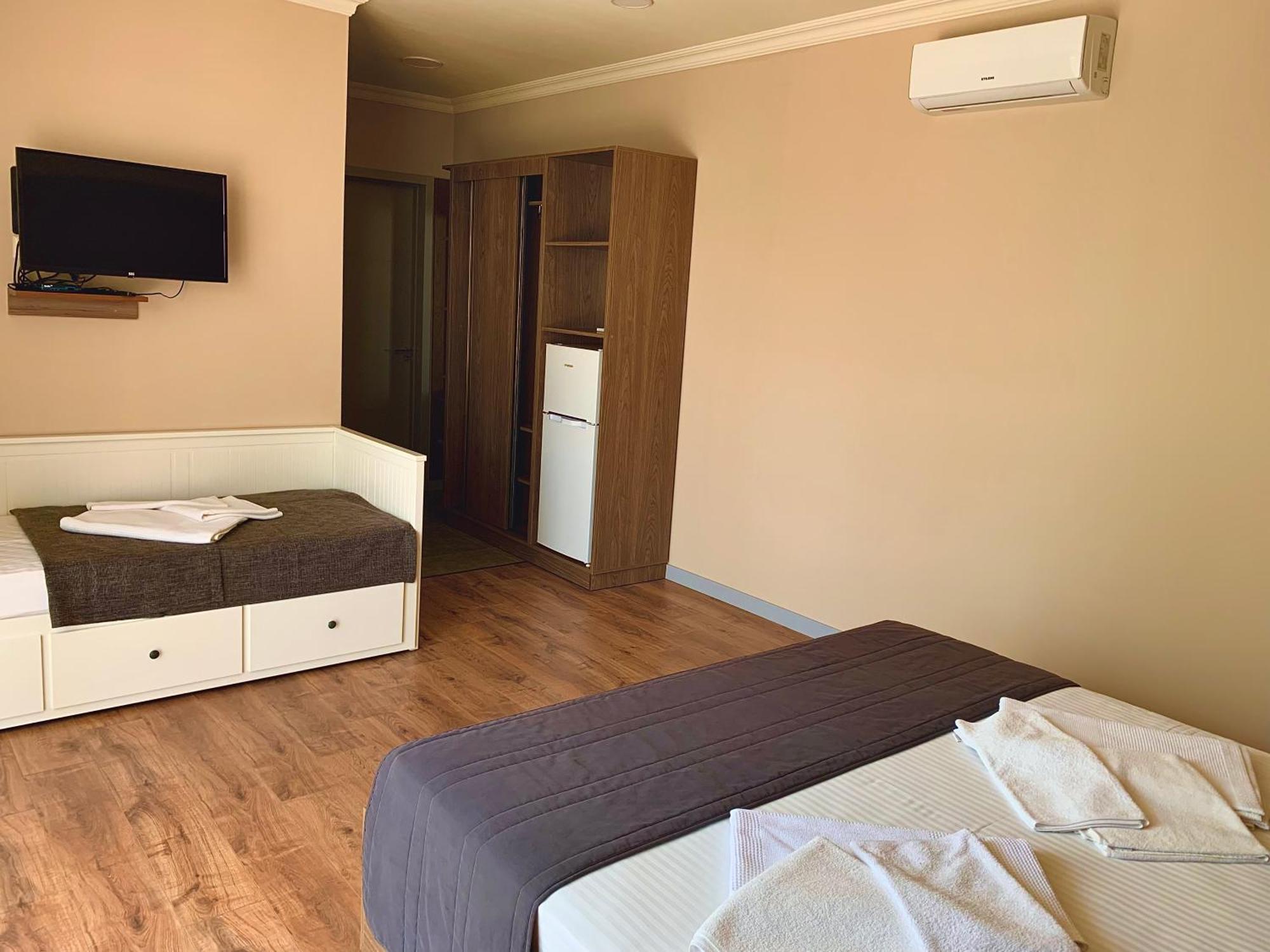 Guest House Smile Kobuleti Exterior photo