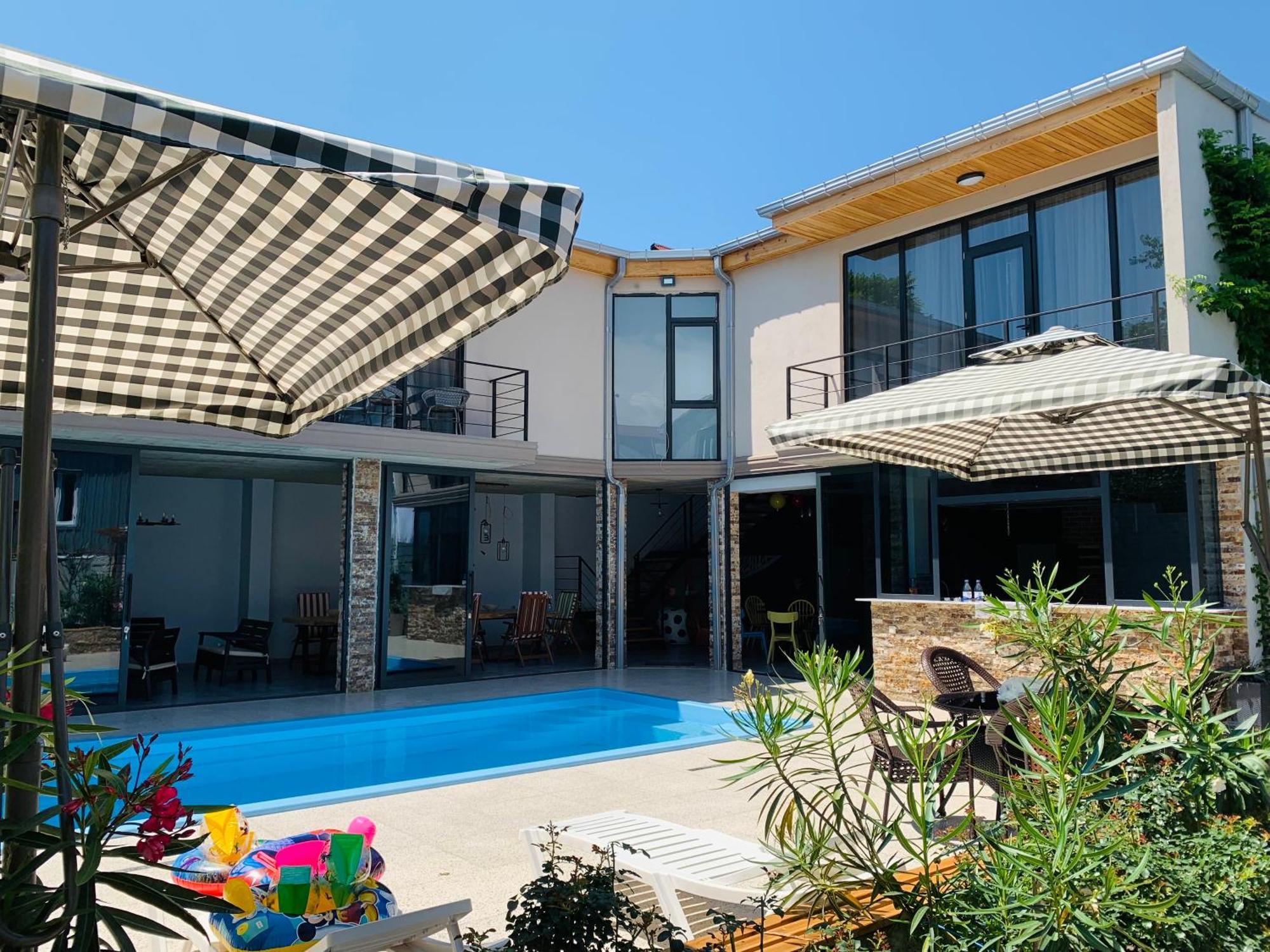 Guest House Smile Kobuleti Exterior photo