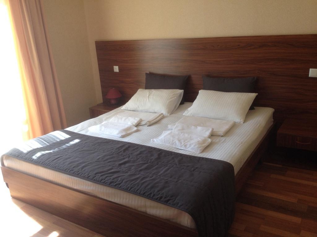 Guest House Smile Kobuleti Exterior photo